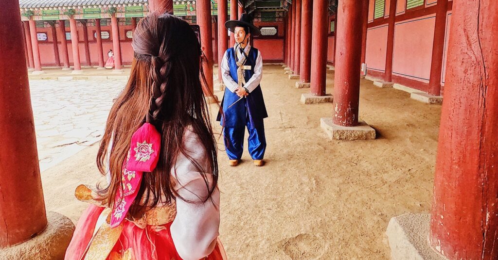 【韓國首爾】穿越古今的韓服體驗！景福宮、三清洞、北村韓屋村散步攻略。